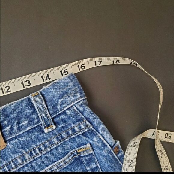 Vintage Lee's Cutoff Jean Booty Shorts - Picture 9 of 10